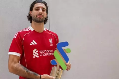  سوبوسلاي يحصد جائزة لاعب الشهر في ليفربول